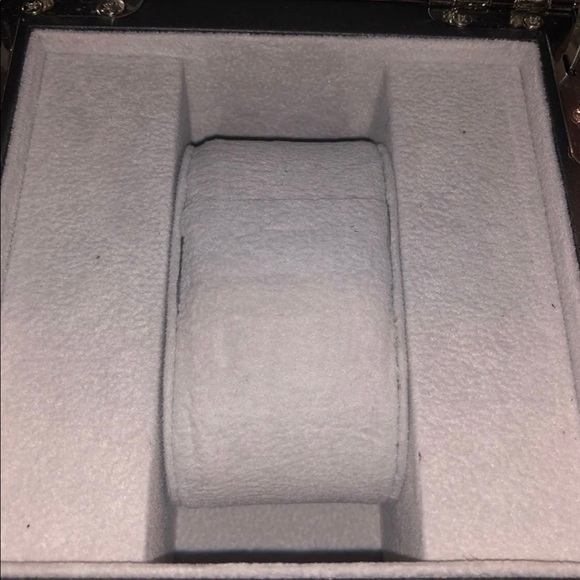 Millage Moscow SLS Red - Picture 6 of 6